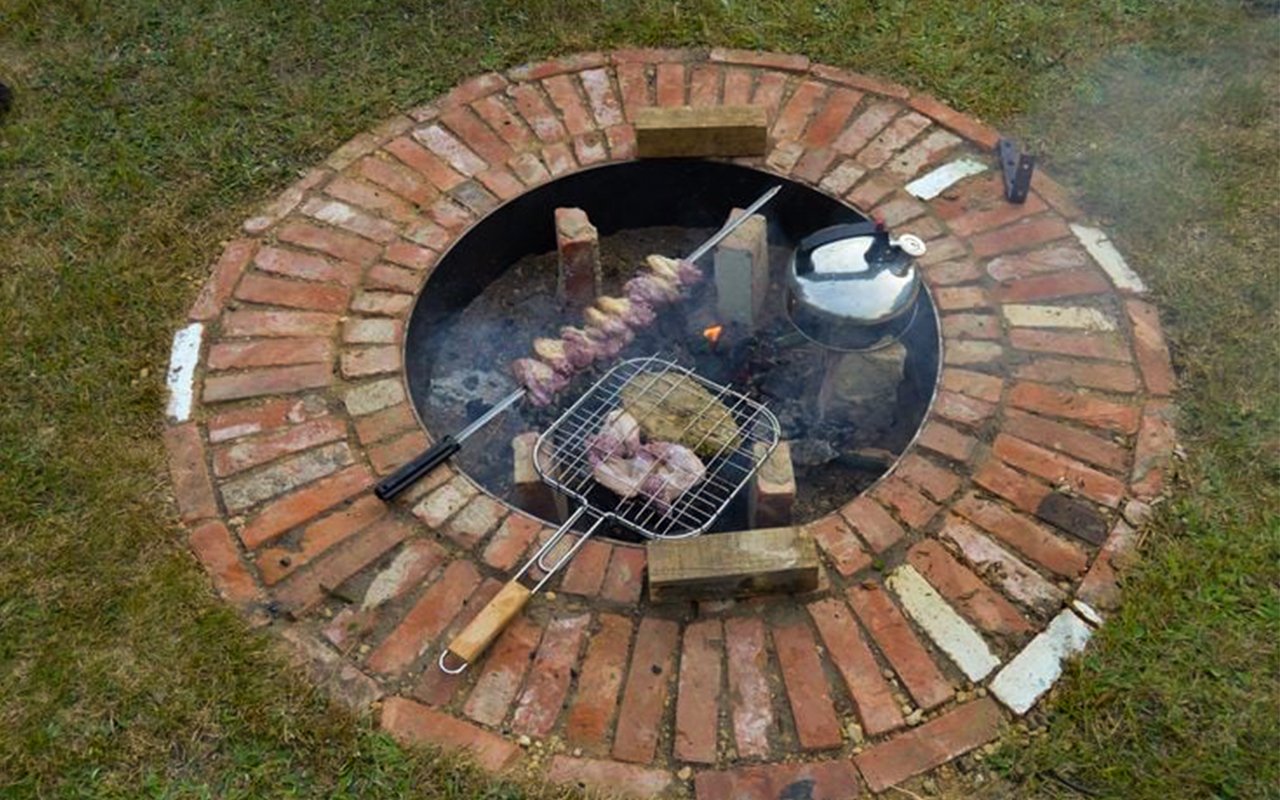 5 -Build-the-Extended-Brick-Fire-Pit-for-Cooking