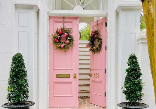 Transform your front door with a beautiful DIY wreath