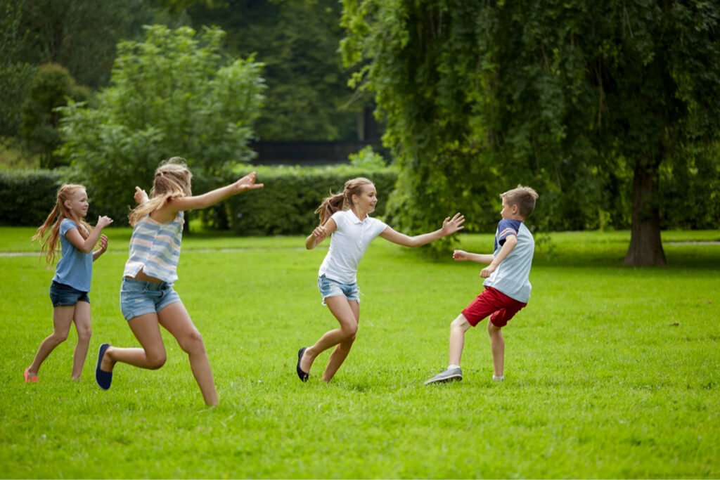 20-fun-outdoor-group-games-for-your-next-get-together